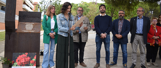 SOCIETAT: El monument d'homenatge als santfeliuencs deportats als camps d’extermini nazi s'actualitza en un emotiu acte
