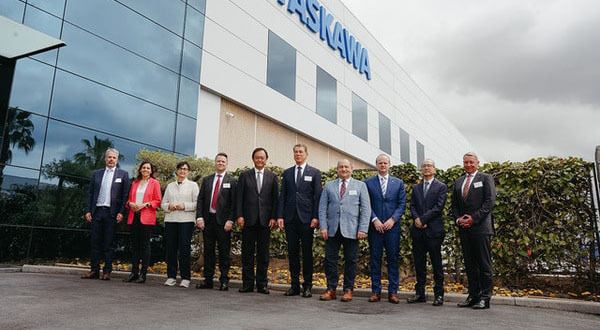 ECONOMIA: Yaskawa inaugura les seves noves instal·lacions a Viladecans 