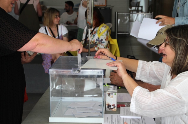POLÍTICA (ELECCIONS MUNICIPALS 2023): Tanquen els col·legis electorals i comença el recompte arreu del Baix Llobregat