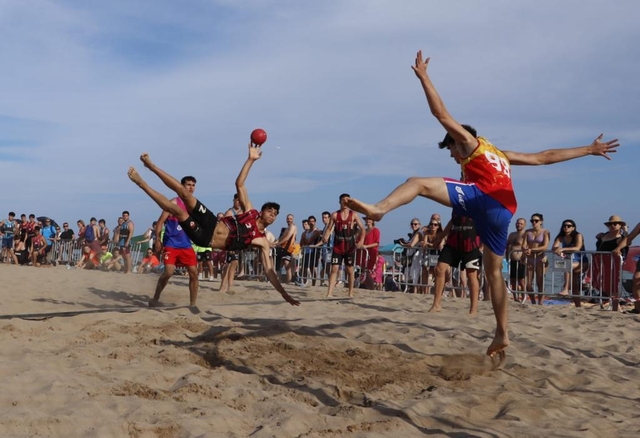 Pop de setanta equips participen en el ‘Ciutat de Gavà’ de vòlei platja