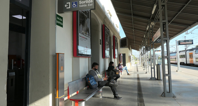 SUCCESSOS: Detenen a Castelldefels un home per resistència i atemptat contra agents policials