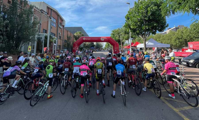 La Copa Catalunya aplega més d’un centenar de ciclistes a Sant Joan Despí