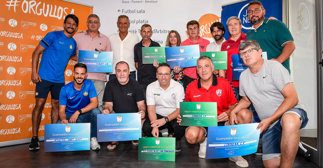 A la delegació del Baix Llobregat, el directiu i delegat de l'FCF la zona, Fernando Peña, ha lliurat personalment el xec del guardó als onze equips de deus clubs de la comarca