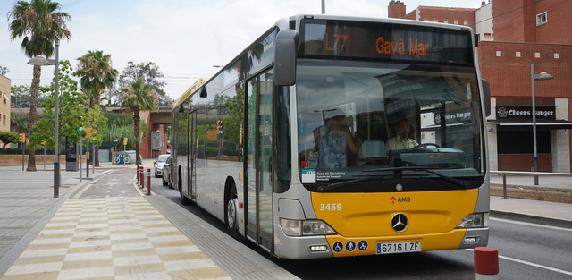 SOCIETAT: La prolongació de la línia de bus L77 l'acosta als barris de Les Begudes i Torreblanca