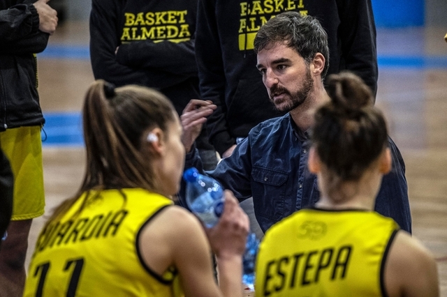 ESPORTS (BÀSQUET): Fernando Gordo, un any més com a entrenador del Basket Almeda