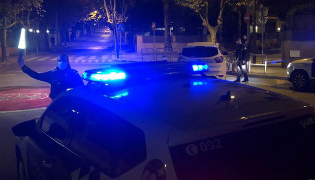 SUCCESSOS: Cinc detinguts per causar un accident de trànsit després fugir en un control policial a Castelldefels