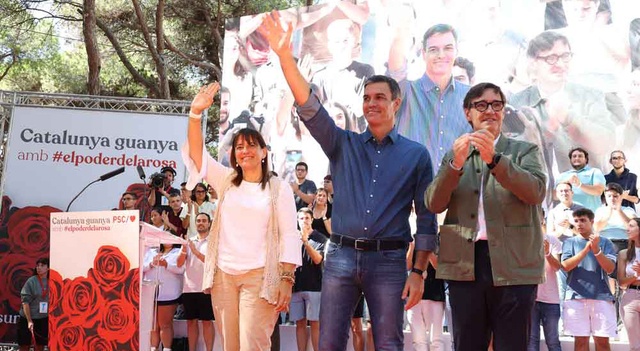 Gemma Badia, Pedro Sánchez i Salvador Illa, a la Festa de la Rosa