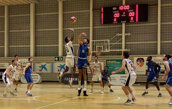 ESPORTS (BÀSQUET, LEB PLATA): Primera derrota pratenca i el Santfeliuenc guanya el seu primer partit