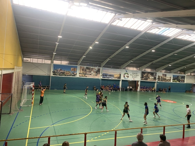 ESPORTS (HANDBOL, DIVISIÓ HONOR PLATA FEM.): Primer triomf vicentí, primer revés santjoanenc i el Gavà segueix sense guanyar