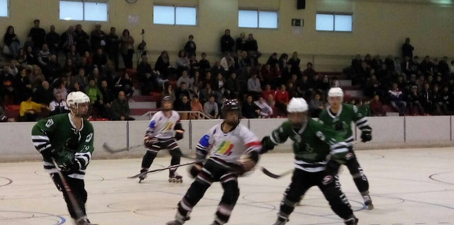 ESPORTS (HOQUEI LÍNIA, LLIGA CATALANA). Naufragi total del CHL Jujol Jokers