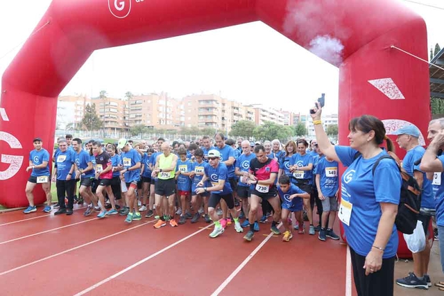 La III Marxa contra el Càncer de Gavà aplega unes 800 persones