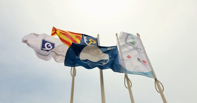 MEDI AMBIENT: La platja de Gavà renova la Bandera Ecoplayas