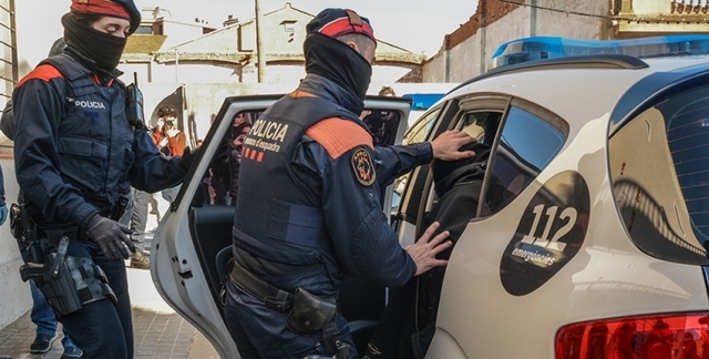 Els Mossos d’Esquadra detenen un home al Prat per un assessinat a França