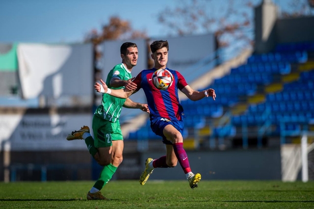 ESPORTS (FUTBOL, PRIMERA RFEF): El Cornellà naufraga davant el Barça Atlètic