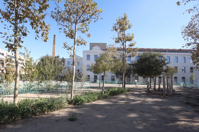 SOCIETAT: Recta final de les obres de la plaça l’U d’Octubre de Molins