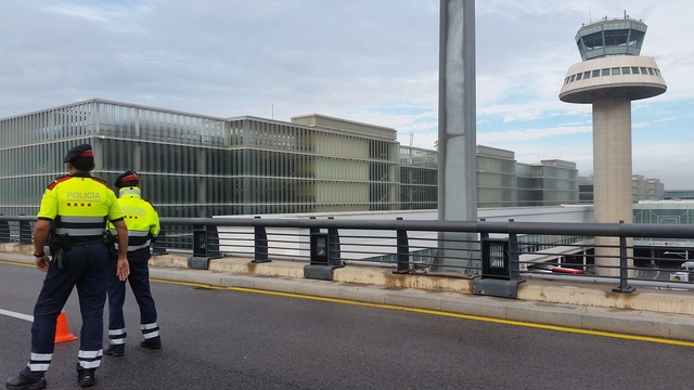 S’intensifiquen els controls sobre els taxis il·legals a l'aeroport pratenc