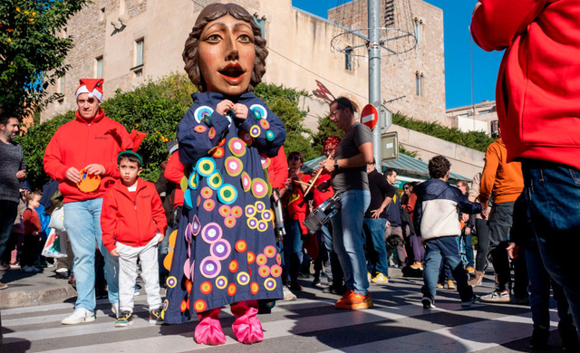 CULTURA: La Dona dels Nassos encapçalarà el tradicional recorregut de Cap d’Any a Cornellà