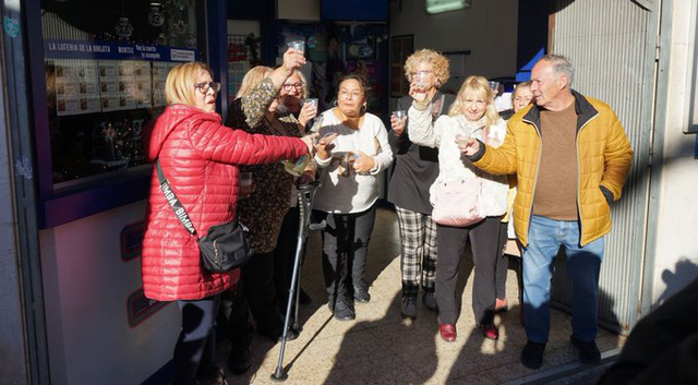 El sorteig de Nadal deixa una pluja de milions al Baix Llobregat