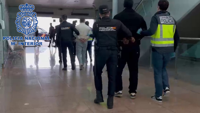 Detenen a l’Aeroport Barcelona-El Prat tres traficants de drogues