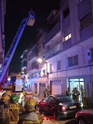 SUCCESSOS: Reallotgen una família després d’un incendi en el seu habitatge a Viladecans