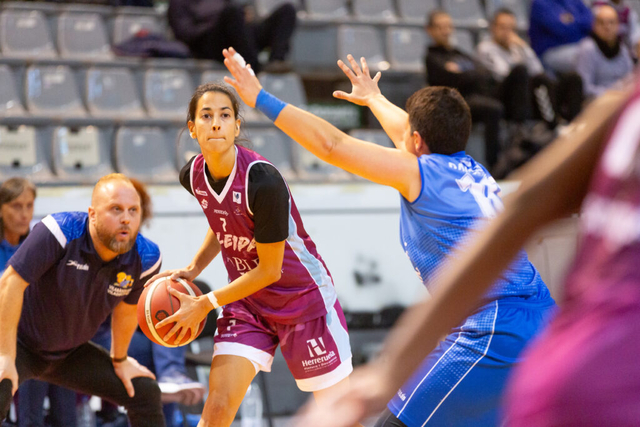 ESPORTS (BÀSQUET, LF2): Victòries de Segle XXI i Viladecans