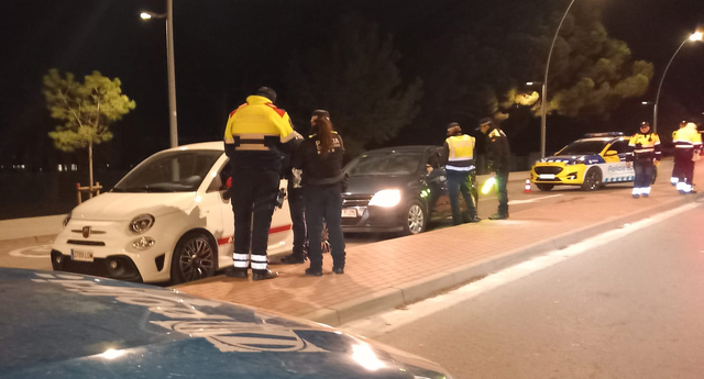 Control policial al Canal Olímpic de Castelldefels