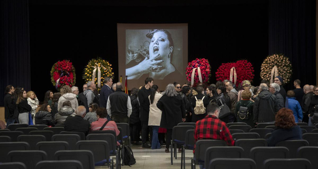 Centenars de persones li van voler donar l'últim adeu