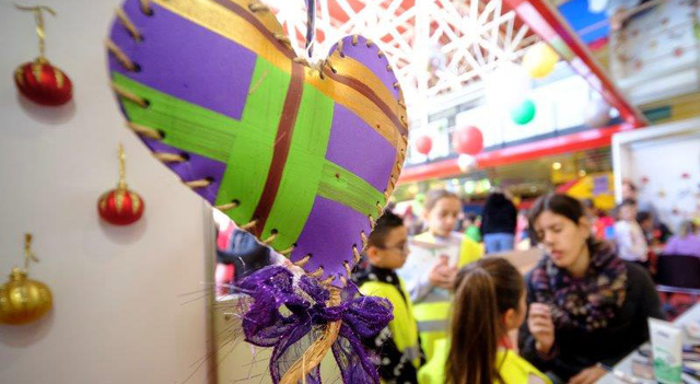 Unes 18.000 persones van visitar la Fira Infantil de Nadal de Cornellà
