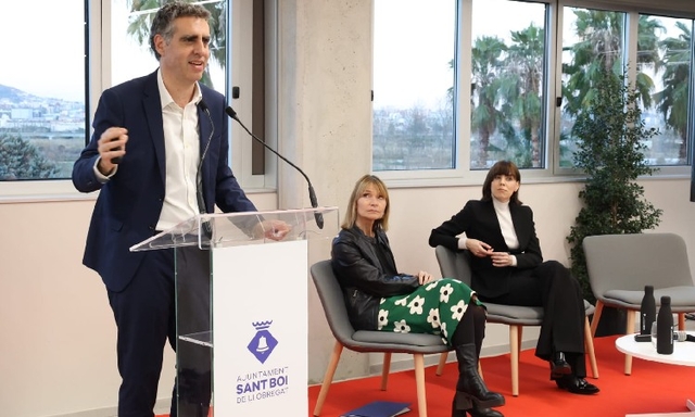 L'Ajuntament de Sant Boi de Llobregat ha convocat conjuntament amb l'Institut de Recerca contra la Leucèmia Josep Carreras (IJC) el I Premi Manel Esteller d'Iniciació a la Recerca Biomèdica