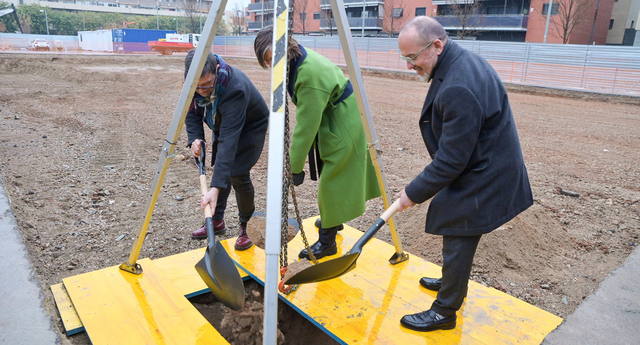 El conseller de Drets Socials, Carles Campuzano, ha assistit aquest dimecres a l’acte de col·locació de la primera pedra de la nova residència municipal 