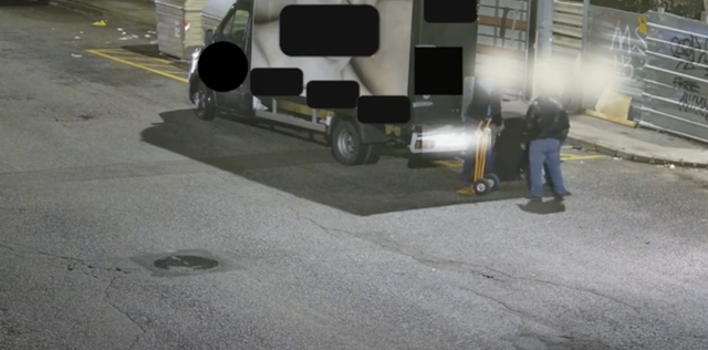 SUCCESSOS: L’Ajuntament de Cornellà imposa una sanció de 8.004 euros a un transportista per llençar mobles de grans dimensions a la via pública