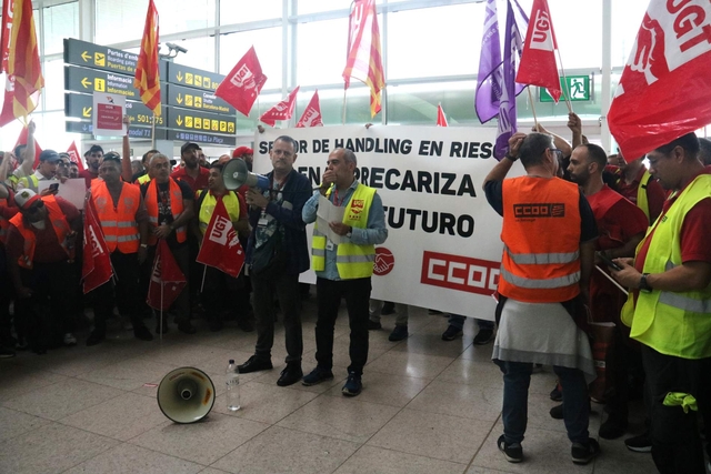 Primer dia de concentracions a l'aeroport