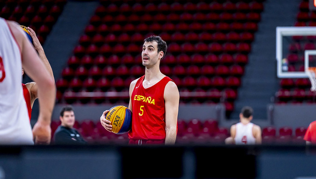 Guim Expósito, amb la Selecció Espanyola 3x3 de bàsquet 
