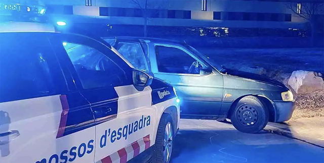 SUCCESSOS: Detingut a Cornellà un conductor per una infracció de trànsit greu i sense el permís de conduir en vigor