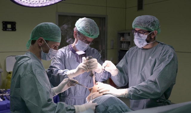 L’any 1990 l’Hospital de Viladecans ja va ser precursor en implementar, per primera vegada a l’Estat espanyol, la Cirurgia Major Ambulatòria (CMA)