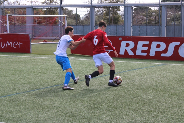 ESPORTS (FUTBOL, TERCERA RFEF): Punt pel Prat i derrota castelldefelenca