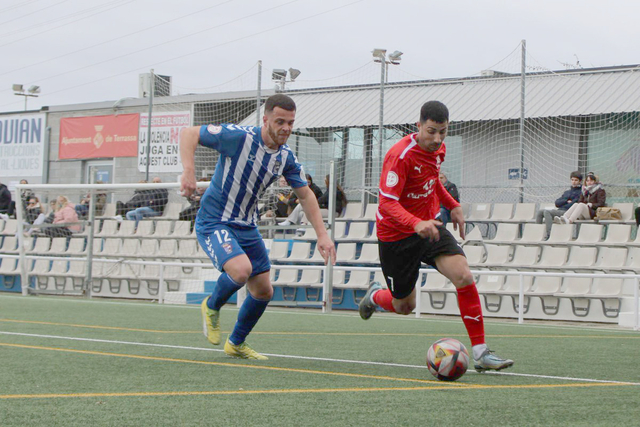 ESPORTS (FUTBOL, TERCERA RFEF): El Castelldefels empata i derrota pratenca a Terrassa