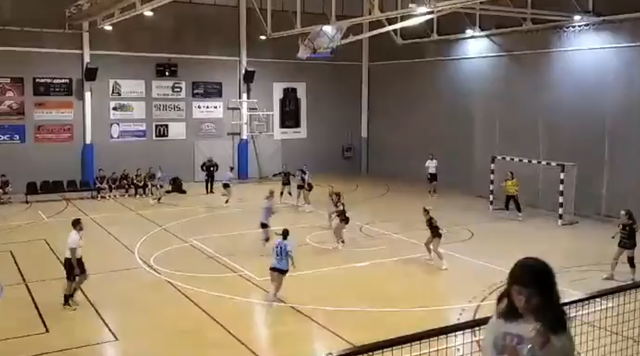ESPORTS (HANDBOL, DIVISIÓ D’HONOR PLATA FEM.): El Sant Joan Despí guanya el derbi i el Sant Vicenç a casa