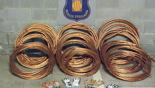 Els Mossos d’Esquadra recuperen 800 quilos de cable de coure a Viladecans