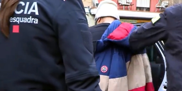 SUCCESSOS: Detenen in fraganti un home mentre robava a l’interior d’una furgoneta a Cornellà