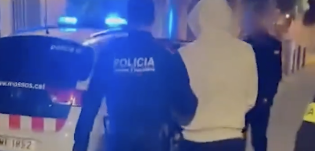 Moment de la detenció d'un dels lladres