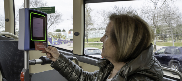 L’AMB presenta la nova targeta T-Metropolitana