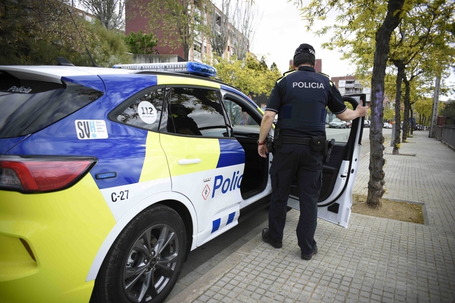 SUCCESSOS: La Policia Local de Sant Vicenç dels Horts deté in fraganti dos lladres