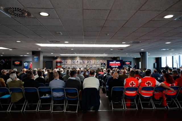 LALIGA i Creu Roja estan organitzant el primer Congrés de Tecnificació i Gestió d'Emergències en Estadis de Futbol, que se celebra entre avui i demà en el Stage Front Stadium de l’RCD Espanyol