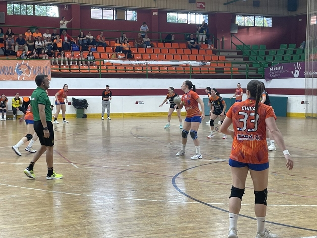 ESPORTS (HANDBOL, DIVISIÓ D’HONOR PLATA FEM.): Jornada negra per als nostres representants