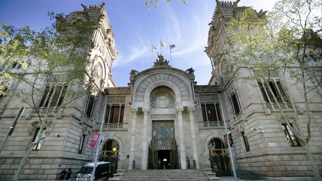Sis mesos de presó per un taxista per una agressió homòfoba a dones