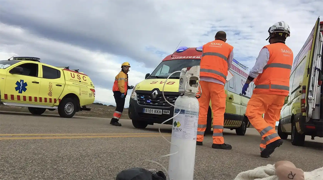 SUCCESSOS: Un conductor pateix una aturada cardiorespiratòria mentre conduïa al Prat