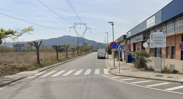 SUCCESSOS: Accident laboral greu a Molins de Rei en caure un home des del sostre d’una empresa