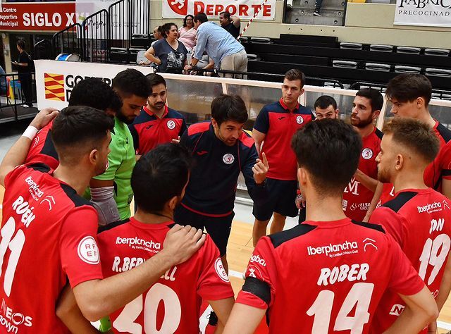 ESPORTS (FUTBOL SALA): Adri Sánchez segueix com a tècnic del Sala 5 Martorell