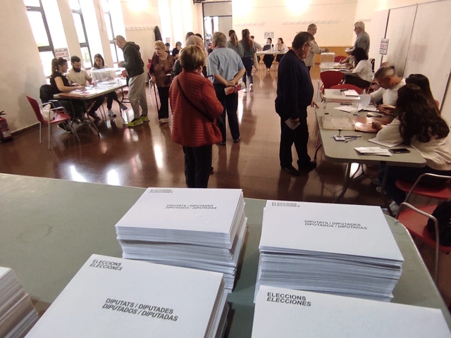 POLÍTICA (ELECCIONS AL PARLAMENT DE CATALUNYA 2024): La participació es fixa en un 26,8% a les 13 hores